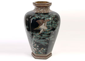 Tiffany-Chrysanthemum-Service